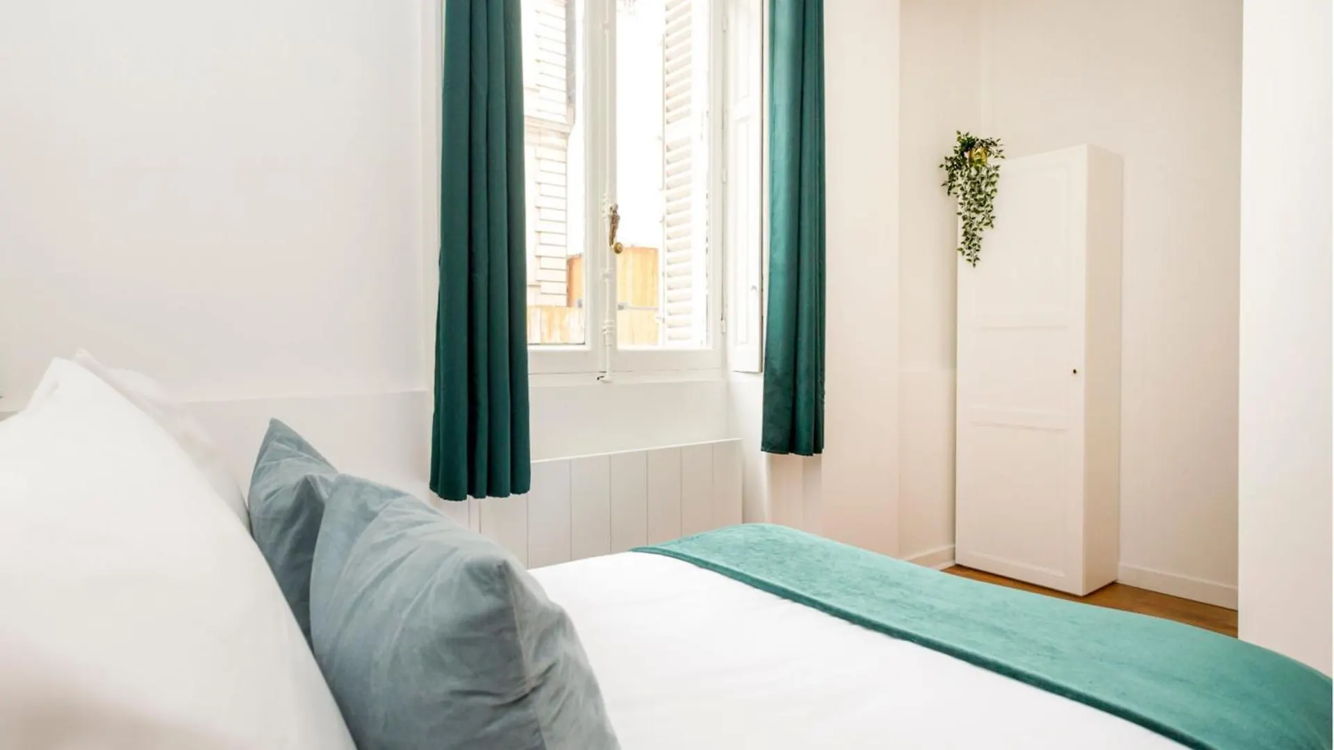 Merveil - Family Suite - Champs Elysees - Monceau Paris Apartment