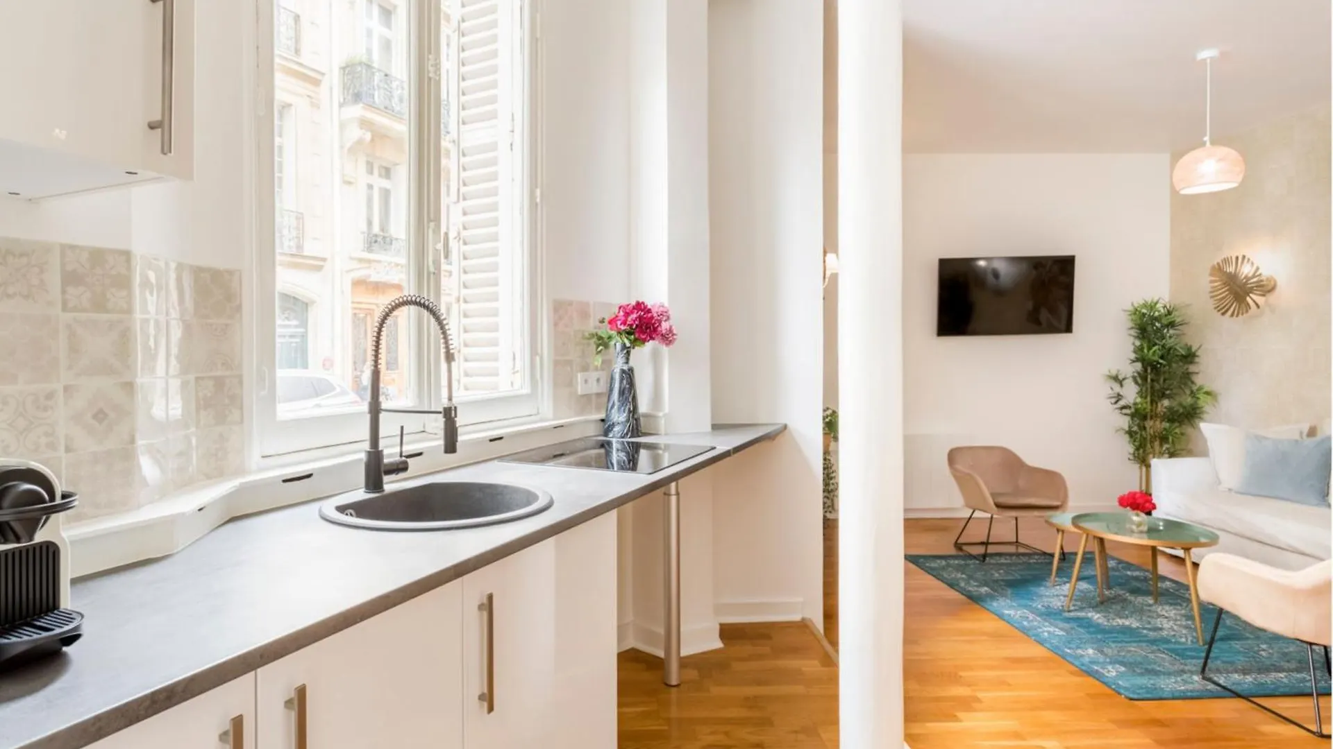 Apartment Merveil - Family Suite - Champs Elysees - Monceau Paris France